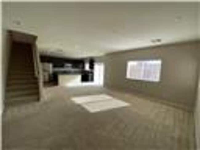 Building Photo - Roof Top Deck - Gated Community - 3 Bedroom