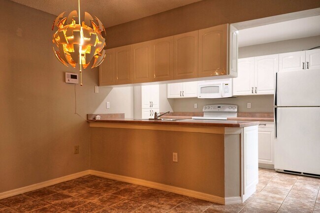 Building Photo - 5259 Brook Ct