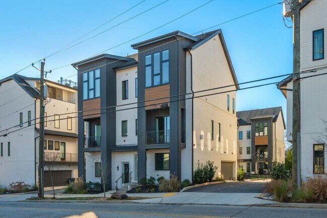 Foto del edificio - 2347 Hosea L Williams Dr NE