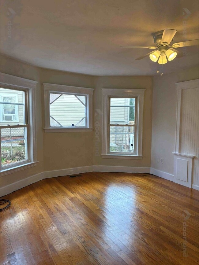 Building Photo - 27 Florence St