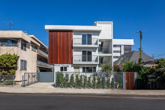 Foto del edificio - 713 New Depot St