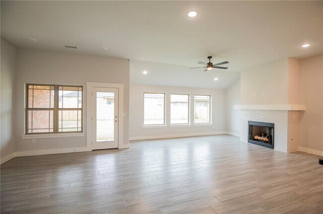 Foto del edificio - 1029 Autumn Royal Ave