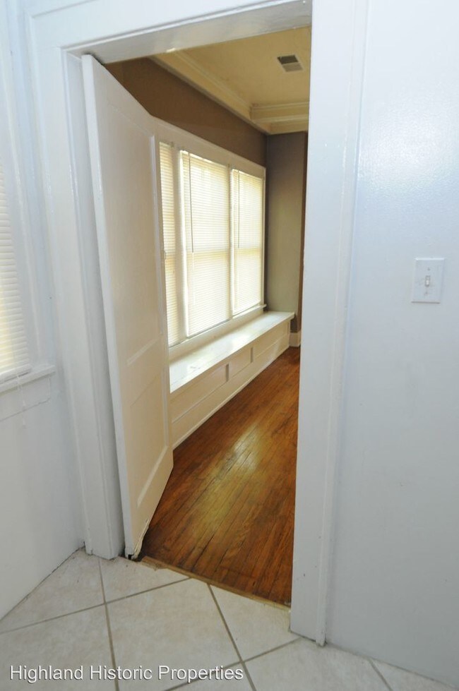 Foto del edificio - 3 br, 1 bath Apartment - 1423 33rd Street So.
