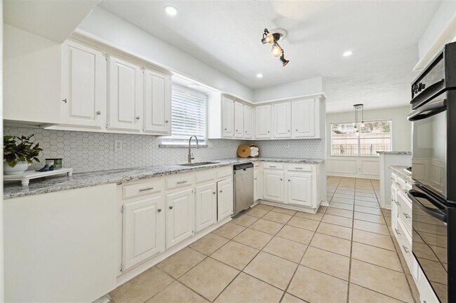 Foto del edificio - 9518 Godstone Ln