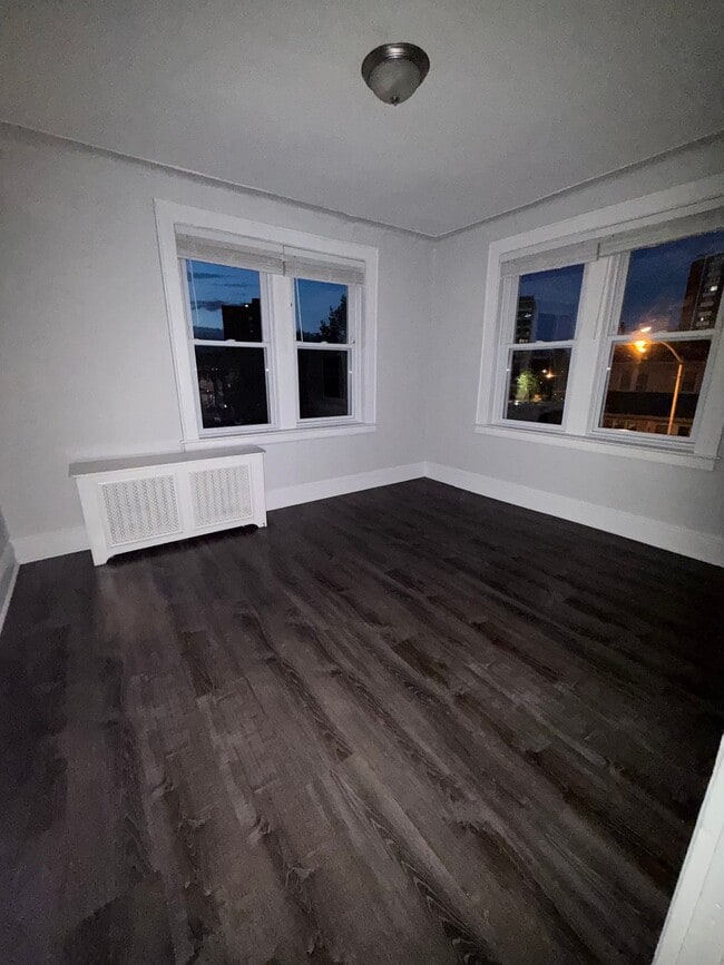 Building Photo - 230 Washington St