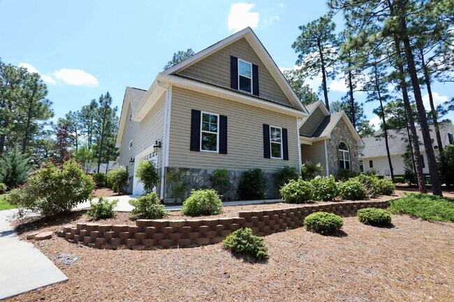 Foto del edificio - “Stunning 4-Bedroom Retreat with Granite Elegance at 2 River Drive, Pinehurst"