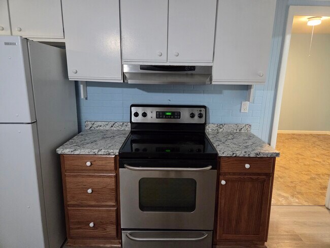 Foto del edificio - 24 Rocky Hill Ave