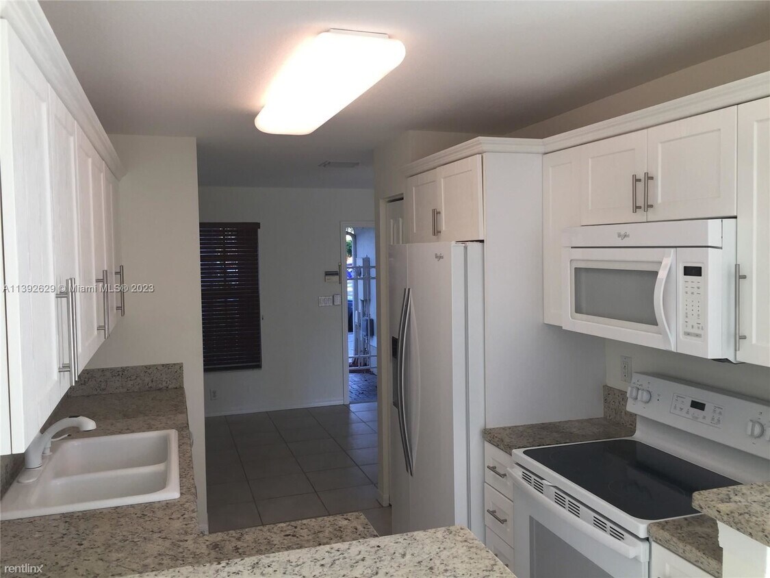 Foto principal - 3 br, 2.5 bath House - 2275 NW 170th Ave