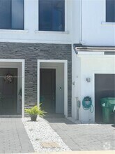 Building Photo - 10859 SW 235th Ln
