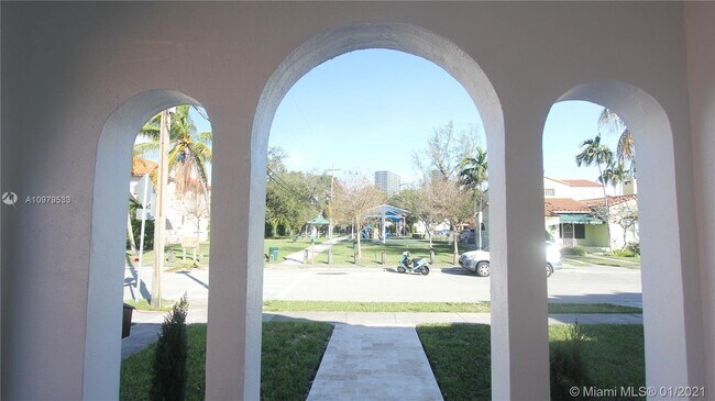 Foto del edificio - 1600 NW 8th St