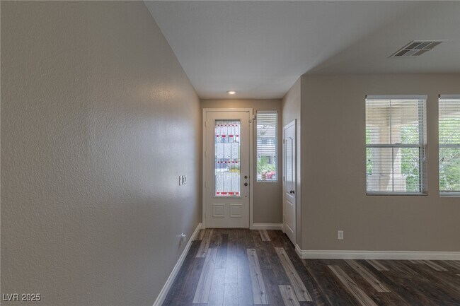 Building Photo - 145 Staplehurst Ave