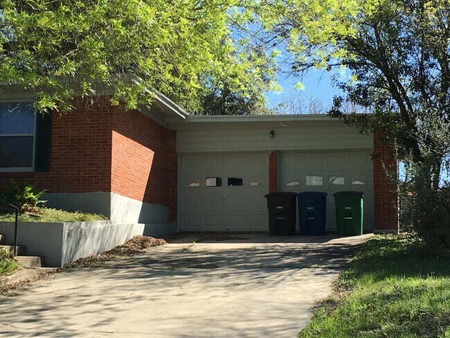 Foto del edificio - 122 Longridge Dr