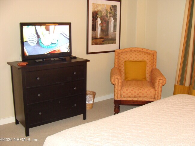 Foto del edificio - 965 Registry Blvd
