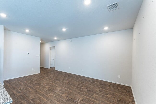 Building Photo - 317 Lily Pond Trl