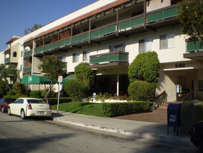 Building Photo - 5460 White Oak Ave