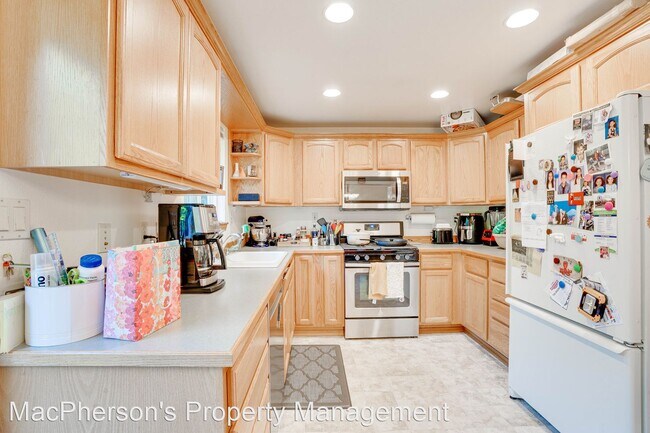 Foto del edificio - 3 br, 1 bath House - 4519 236th Pl SE