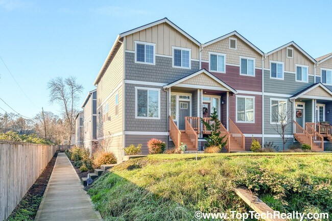 Foto del edificio - Fabulous Courtyard-Facing Corner Lot Unit | 3 BR | 2.5 BA Townhome | Across the Street from Melil...