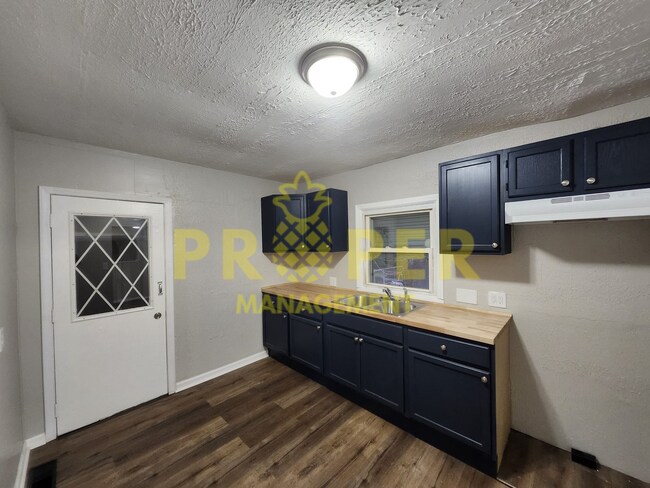 Foto del edificio - Charming 2 bed House for rent with large g...
