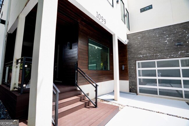 Building Photo - 1099 Vista Trail NE