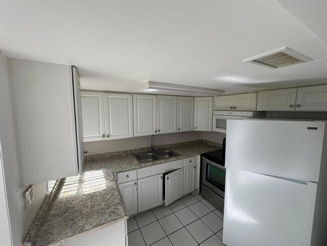 Foto del edificio - 5201 NW 18th St