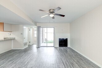 Building Photo - 2902 NW 45th Pl