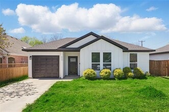 Building Photo - 559 Elkhart Ave