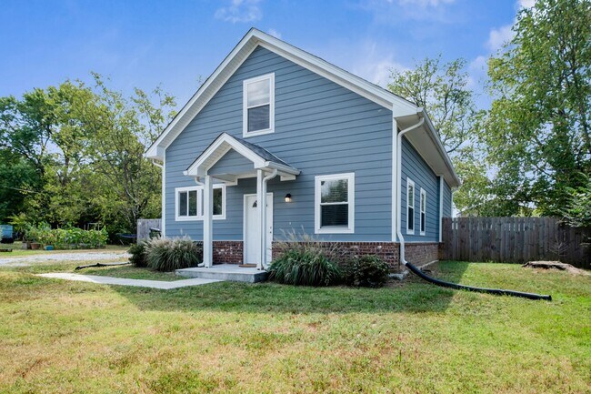 Building Photo - 203 Eastover St