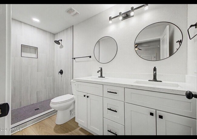 Foto del edificio - 3302 W Pierson St