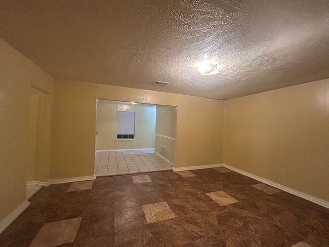 Building Photo - 1520 Cedar Pine Dr