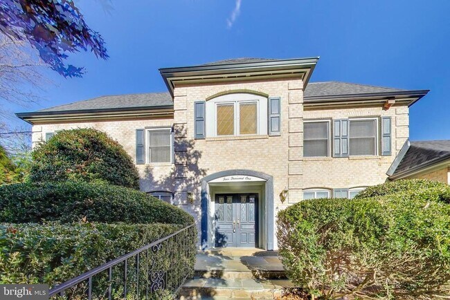 Foto del edificio - 4001 N Ridgeview Rd