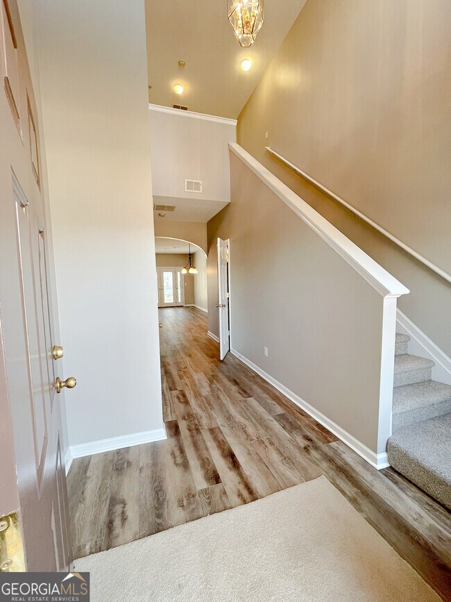 Building Photo - 508 Dragonfly Ct