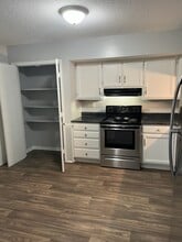 Building Photo - 109 Rainbow Ct