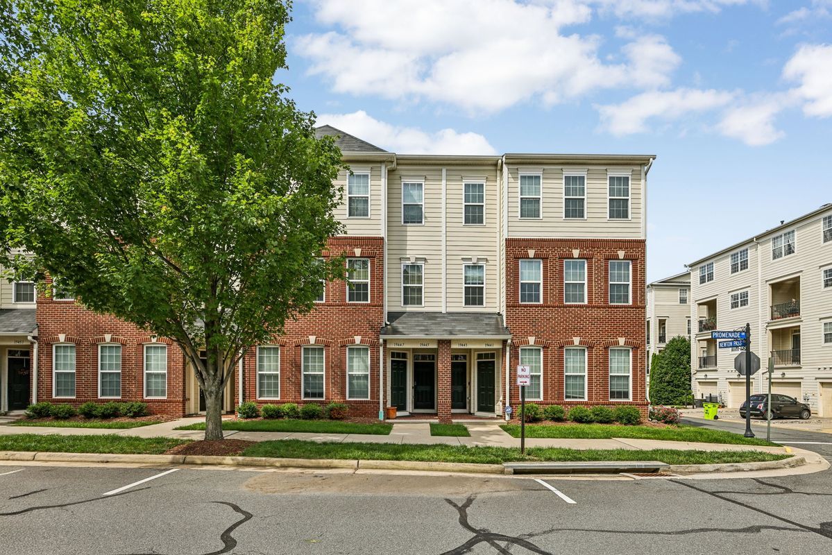 Foto principal - 19445 Promenade Dr