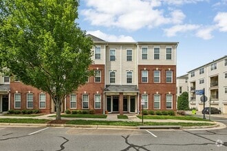 Building Photo - 19445 Promenade Dr