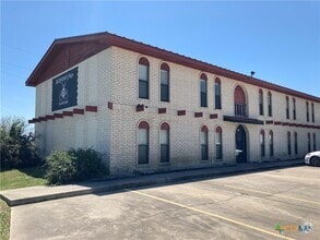 Building Photo - 4841 TX-35