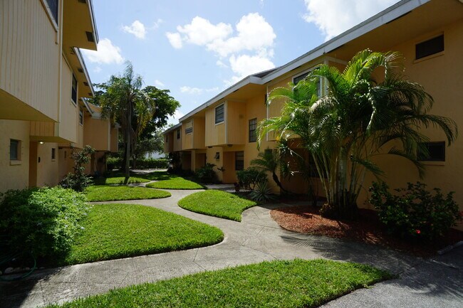 Foto del edificio - 4330 Lilac St