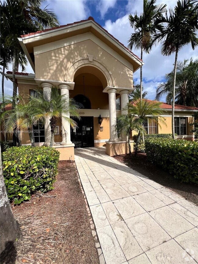 Building Photo - 4171 San Marino Blvd