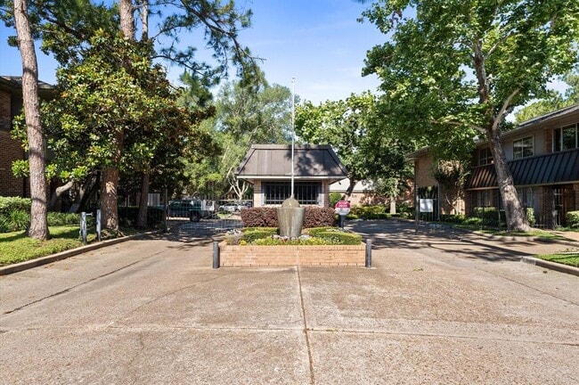 Foto del edificio - 6591 Bayou Glen Rd
