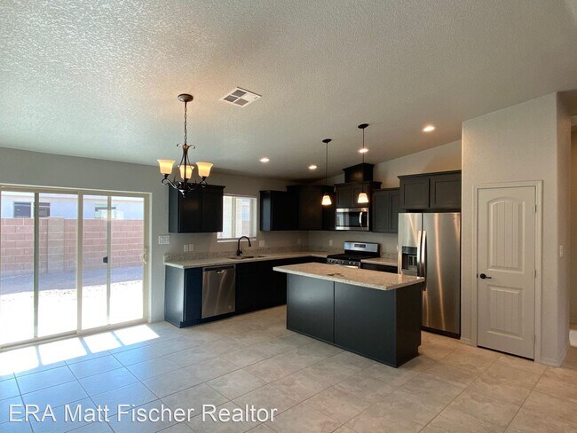 Building Photo - 4 br, 2 bath House - 11665 E 33rd Pl