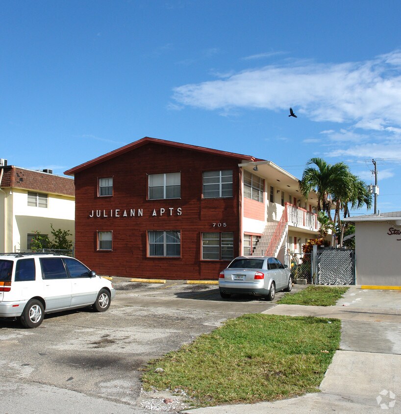 Primary Photo - Julieann Apartments