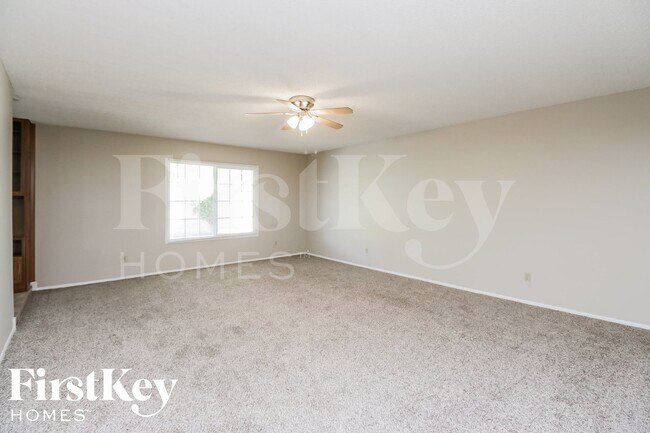 Foto del edificio - 614 E Greenway Dr
