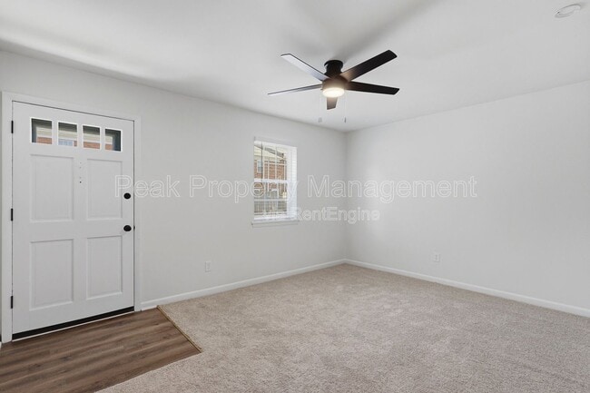 Interior Photo - Ashland Crossing