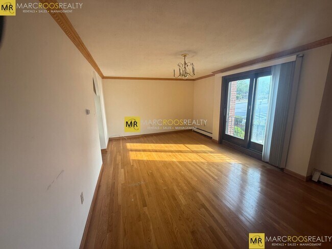Foto del edificio - 1030 Bennington St