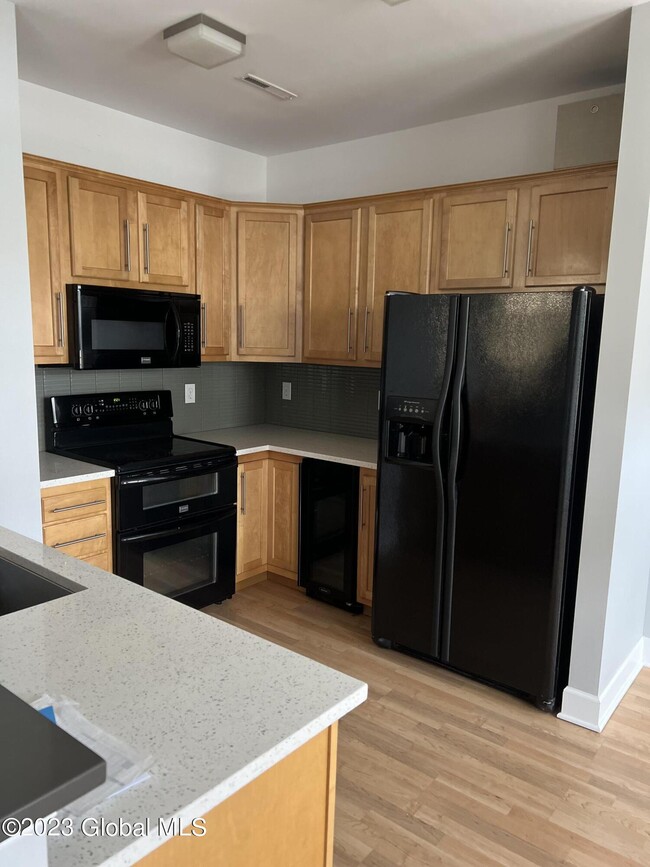 Building Photo - 3203 Admiral's Walk Dr