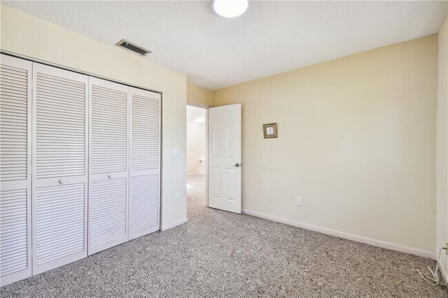 Building Photo - 541 NW 205th Ave