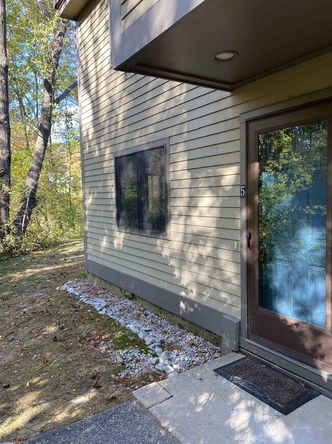 Building Photo - 9 Swiftwater Dr