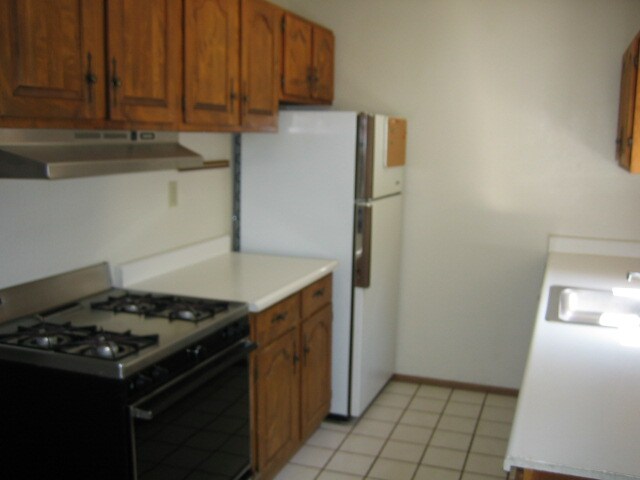Cocina - 6000 Bayview Ave