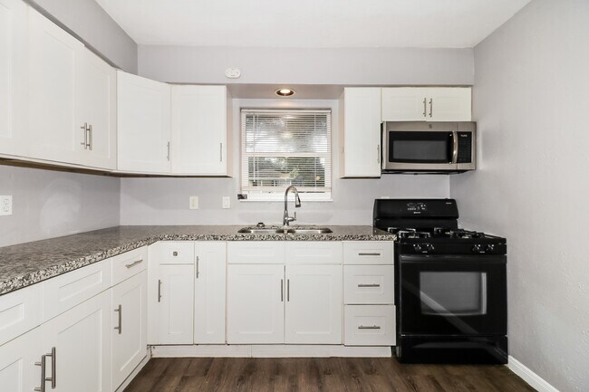 Foto del edificio - 1303 W Phillips St