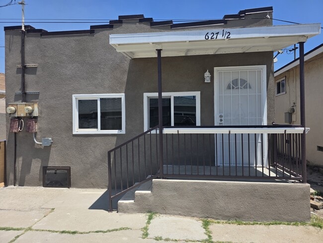 Photo - 627 1/2 S Kern Ave (Los Angeles, CA) House