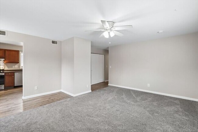 Foto del edificio - $1,750 | 3 Bedroom, 1 Bathroom Top Floor Duplex | No Pets | Available for Immediate Move-In!